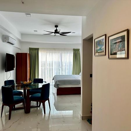 Ocean Breeze Hotel Residencies Britlanka Apartments Negombo Bagian luar foto