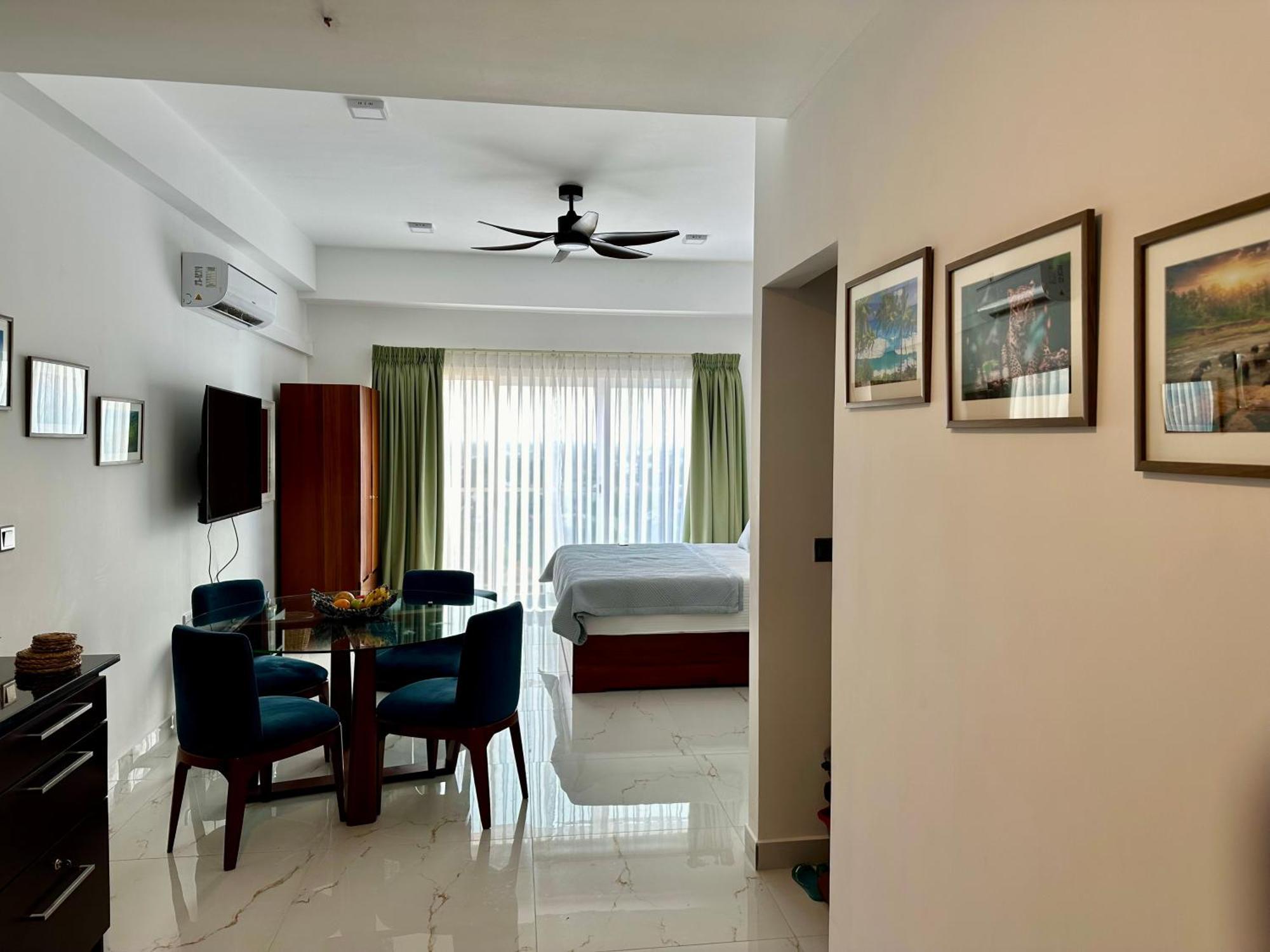 Ocean Breeze Hotel Residencies Britlanka Apartments Negombo Bagian luar foto