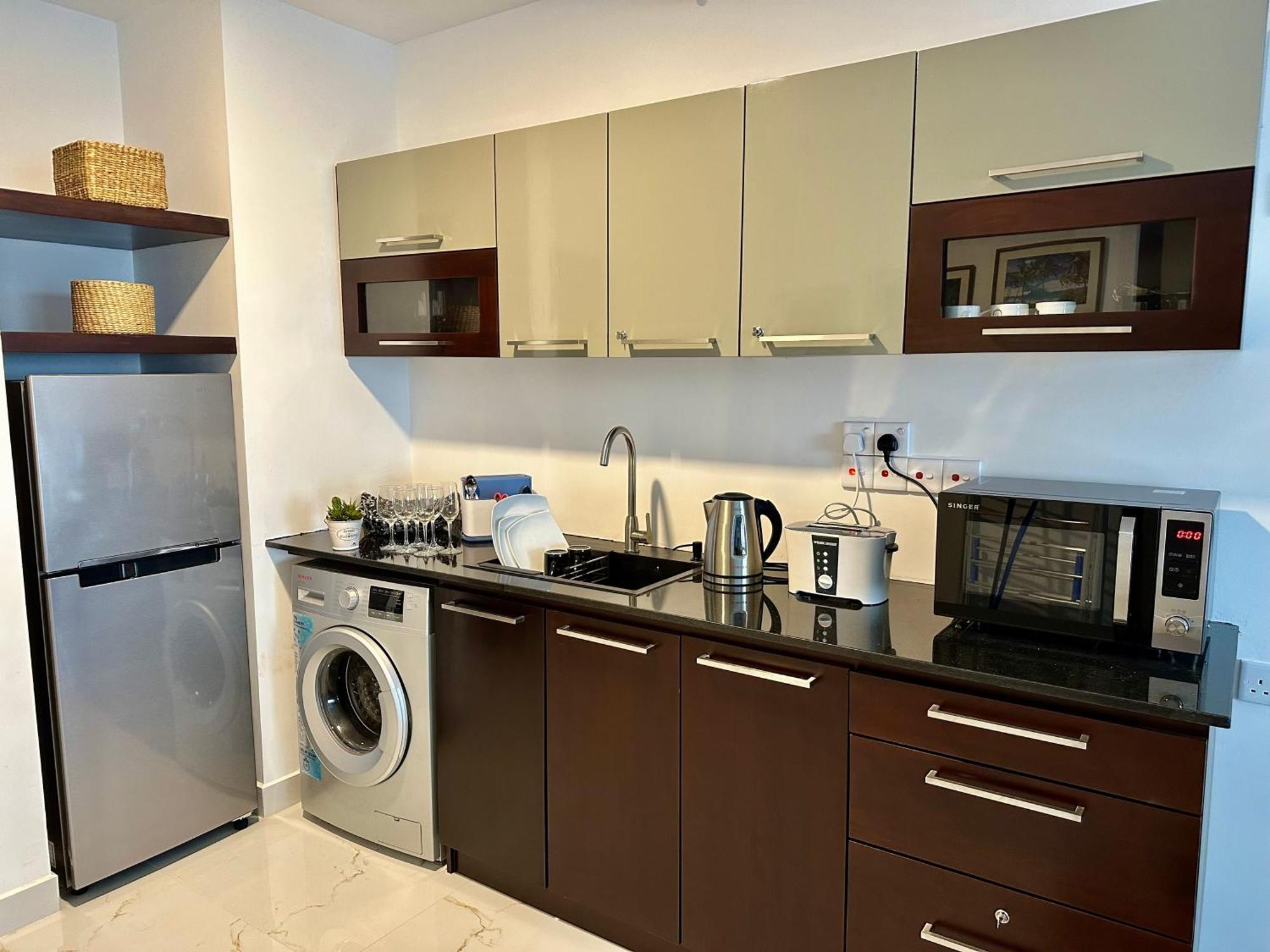 Ocean Breeze Hotel Residencies Britlanka Apartments Negombo Bagian luar foto