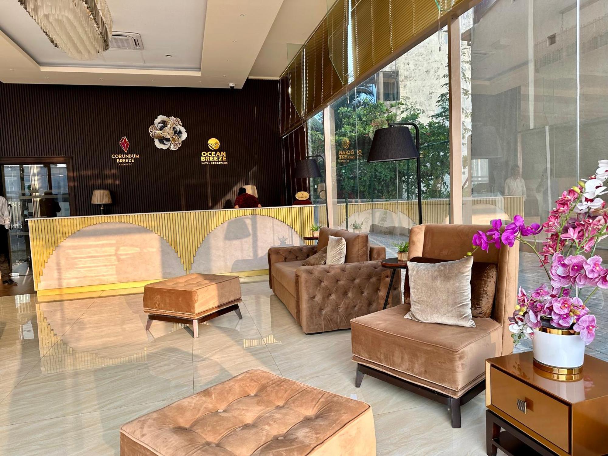 Ocean Breeze Hotel Residencies Britlanka Apartments Negombo Bagian luar foto